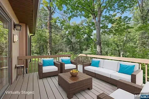 53 Ponds Circle Wayne NJ 07470