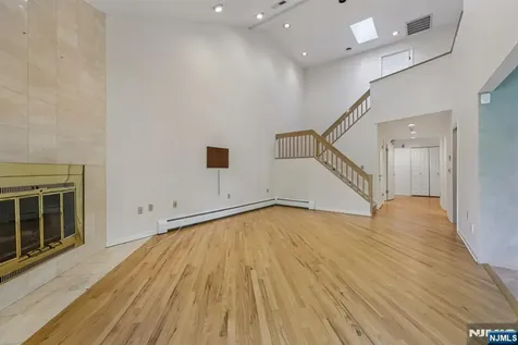 53 Ponds Circle Wayne NJ 07470