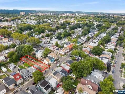 39 Grand Newark NJ 07106