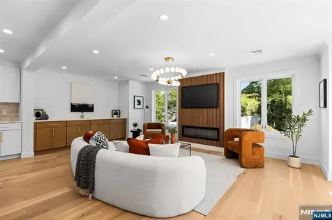 158 Prospect Avenue Oradell NJ 07649