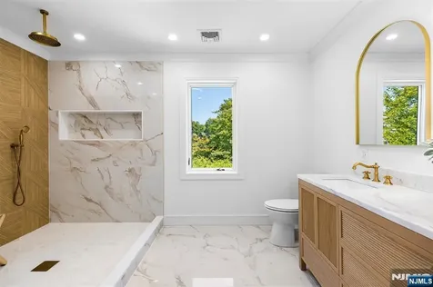 158 Prospect Avenue Oradell NJ 07649