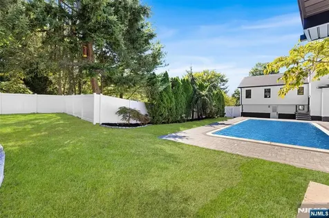 158 Prospect Avenue Oradell NJ 07649