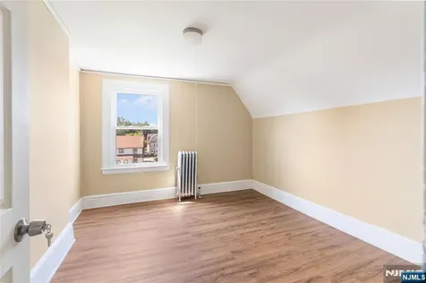 24 Swaine Place West Orange NJ 07052