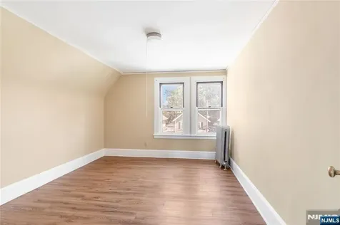 24 Swaine Place West Orange NJ 07052