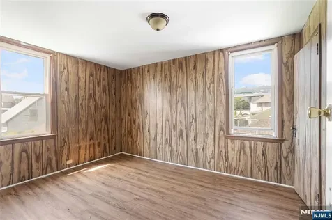 24 Swaine Place West Orange NJ 07052