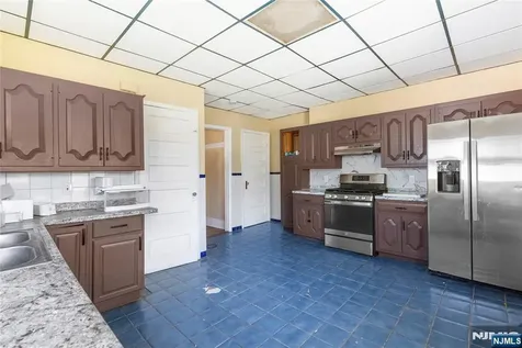 24 Swaine Place West Orange NJ 07052
