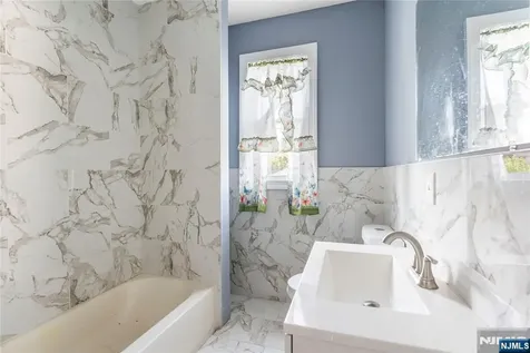 24 Swaine Place West Orange NJ 07052