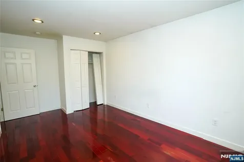 341 Highland Avenue Clifton NJ 07011