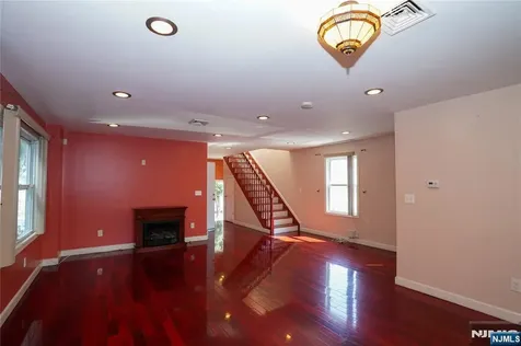 341 Highland Avenue Clifton NJ 07011