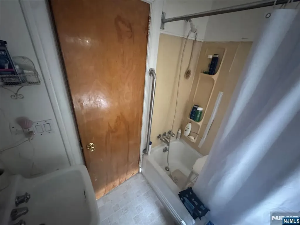 80 Grove Street Bogota NJ 07603