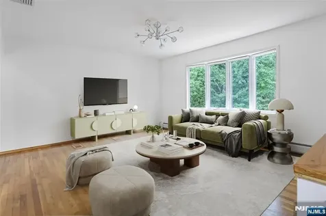 27 Ellen Lane Wayne NJ 07470