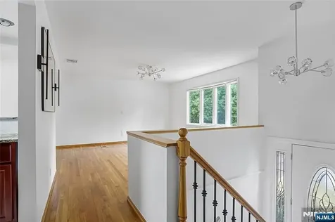 27 Ellen Lane Wayne NJ 07470