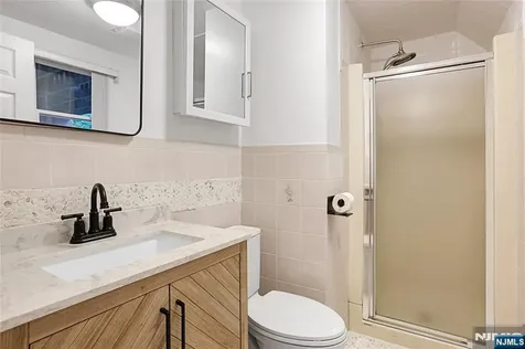 27 Ellen Lane Wayne NJ 07470