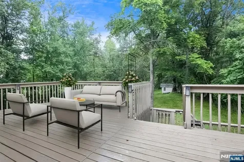 27 Ellen Lane Wayne NJ 07470