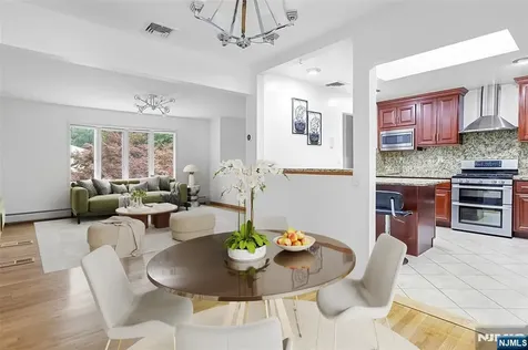 27 Ellen Lane Wayne NJ 07470