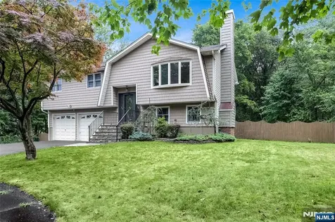 27 Ellen Lane Wayne NJ 07470