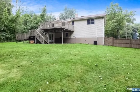 27 Ellen Lane Wayne NJ 07470