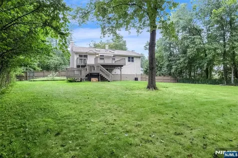 27 Ellen Lane Wayne NJ 07470