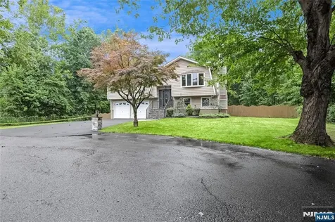 27 Ellen Lane Wayne NJ 07470