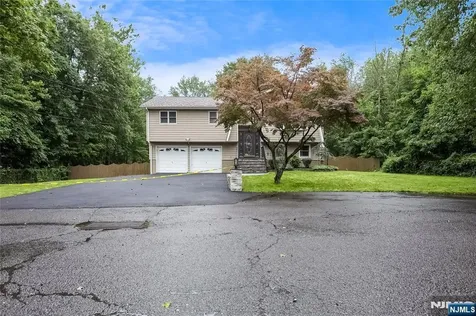 27 Ellen Lane Wayne NJ 07470