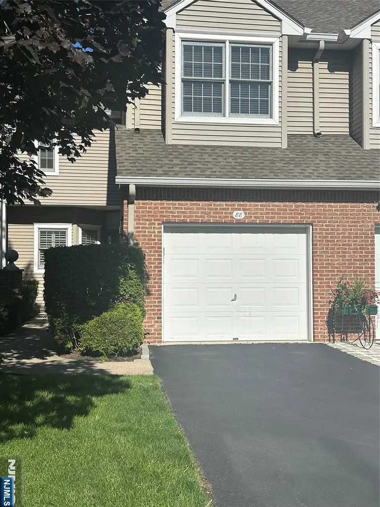 88 Kent Roseland NJ 07068