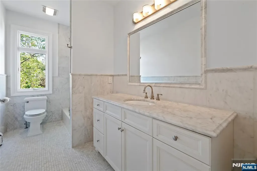 417 Route 9w Alpine NJ 07620