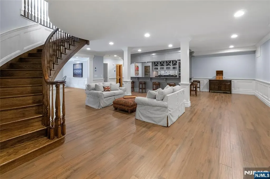 417 Route 9w Alpine NJ 07620