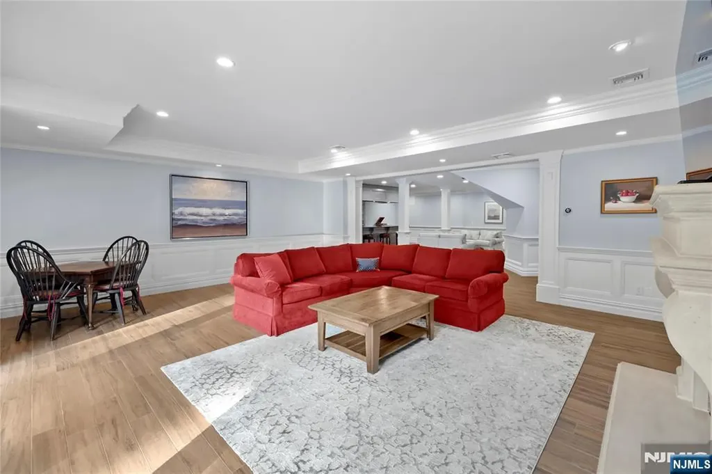 417 Route 9w Alpine NJ 07620