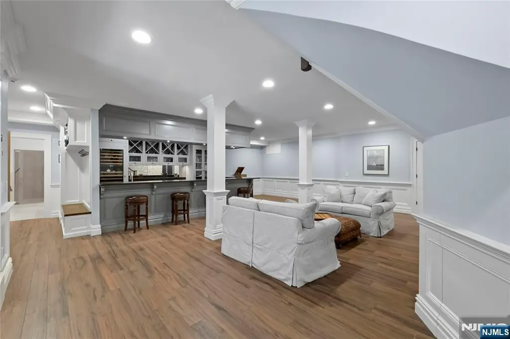 417 Route 9w Alpine NJ 07620