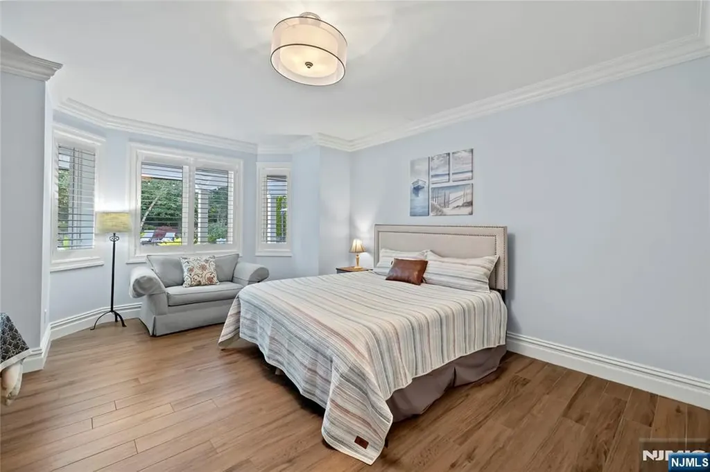 417 Route 9w Alpine NJ 07620