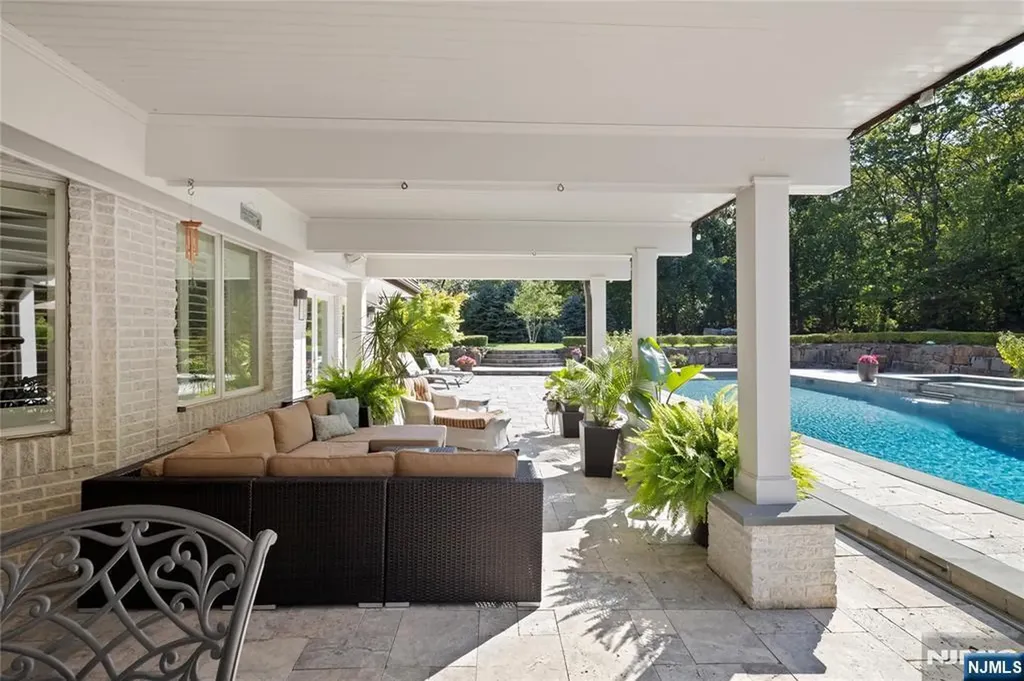 417 Route 9w Alpine NJ 07620