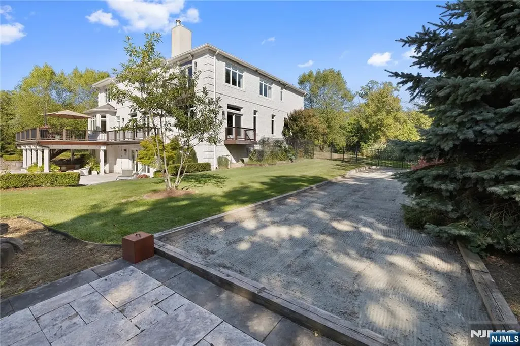 417 Route 9w Alpine NJ 07620