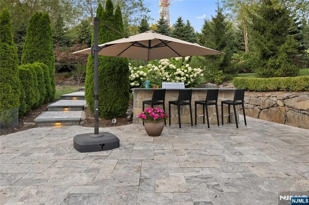 417 Route 9w Alpine NJ 07620