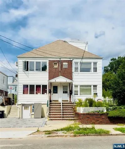 7 E 1st Bayonne NJ 07002