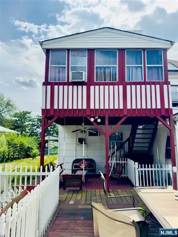 7 E 1st Bayonne NJ 07002