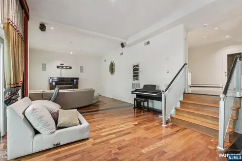 12 Summit Street Englewood Cliffs NJ 07632