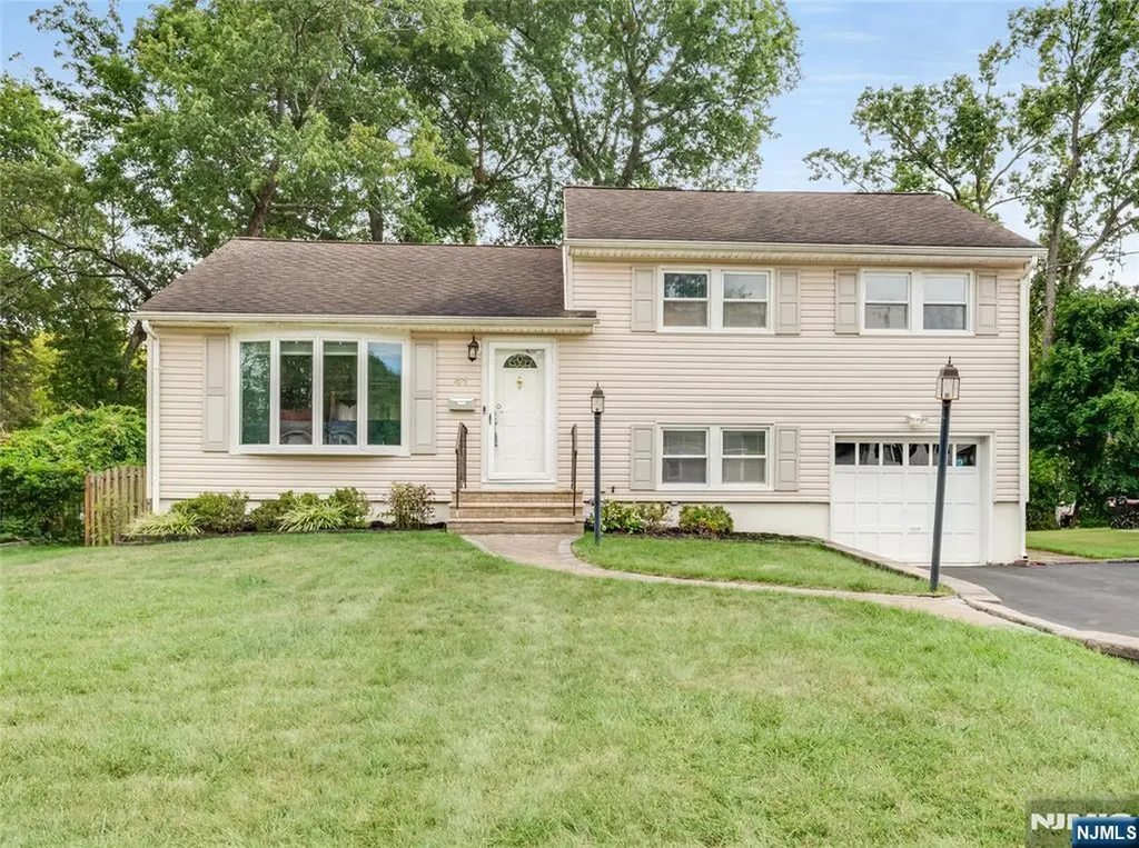 41 Mcclellan Avenue Livingston NJ 07039