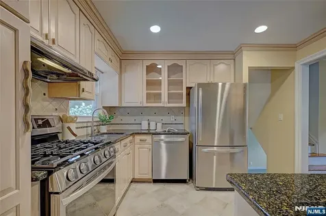 41 Mcclellan Avenue Livingston NJ 07039