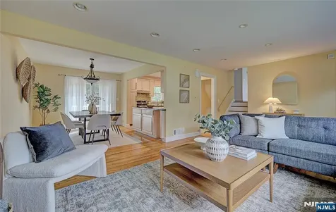 41 Mcclellan Avenue Livingston NJ 07039