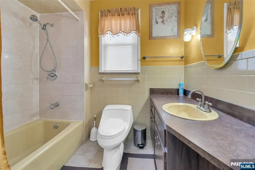 14 Hewitt Avenue Belleville NJ 07109