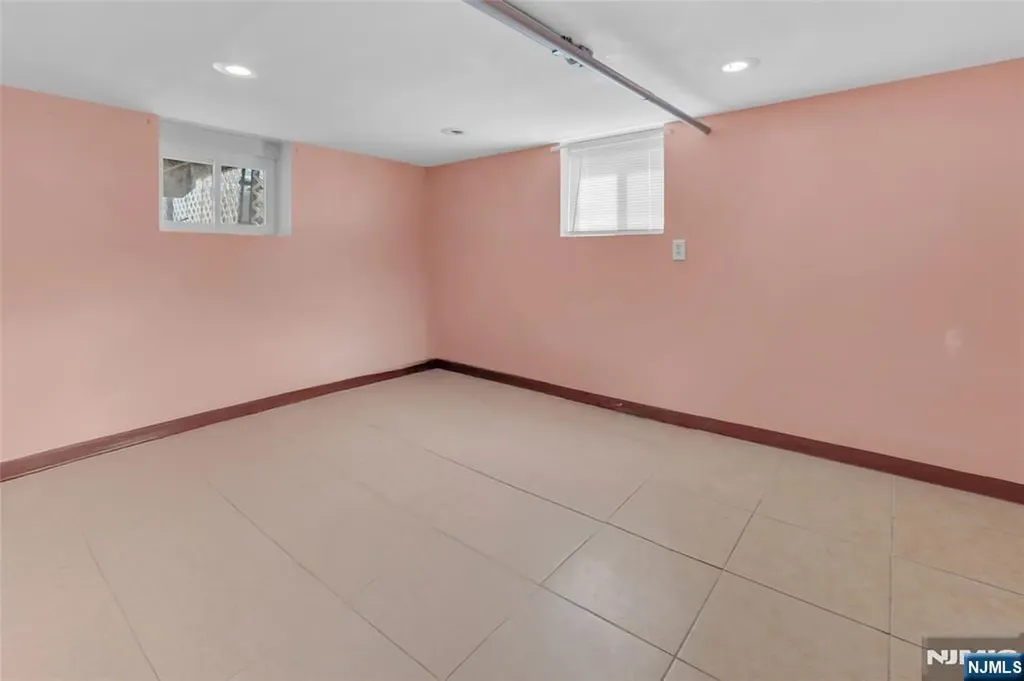 14 Hewitt Avenue Belleville NJ 07109