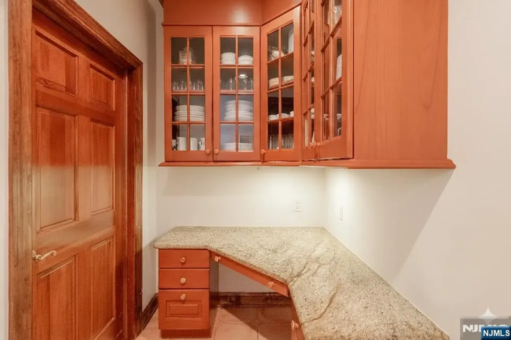 27 Parkwood Lane Bernards NJ 07920