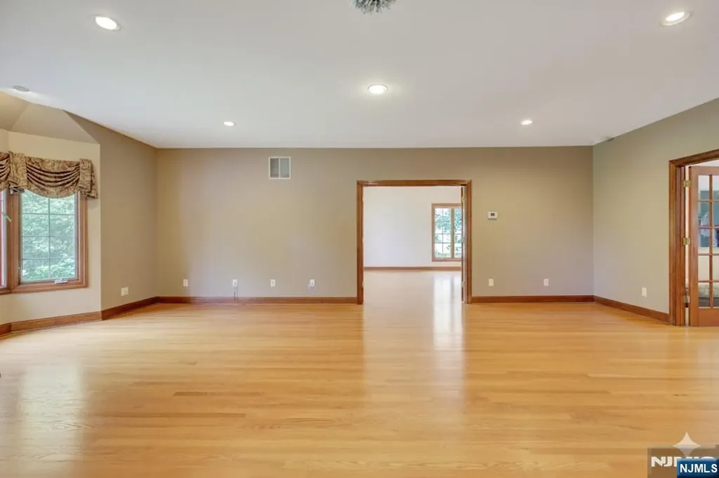 27 Parkwood Lane Bernards NJ 07920