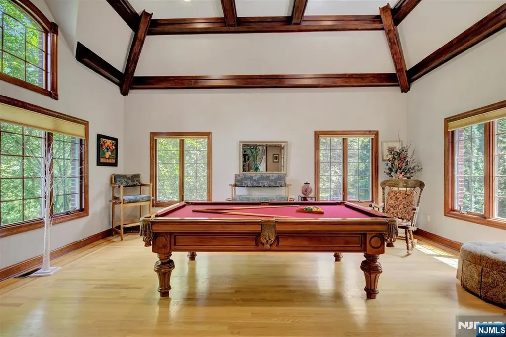 27 Parkwood Lane Bernards NJ 07920