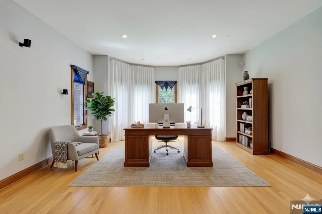 27 Parkwood Lane Bernards NJ 07920