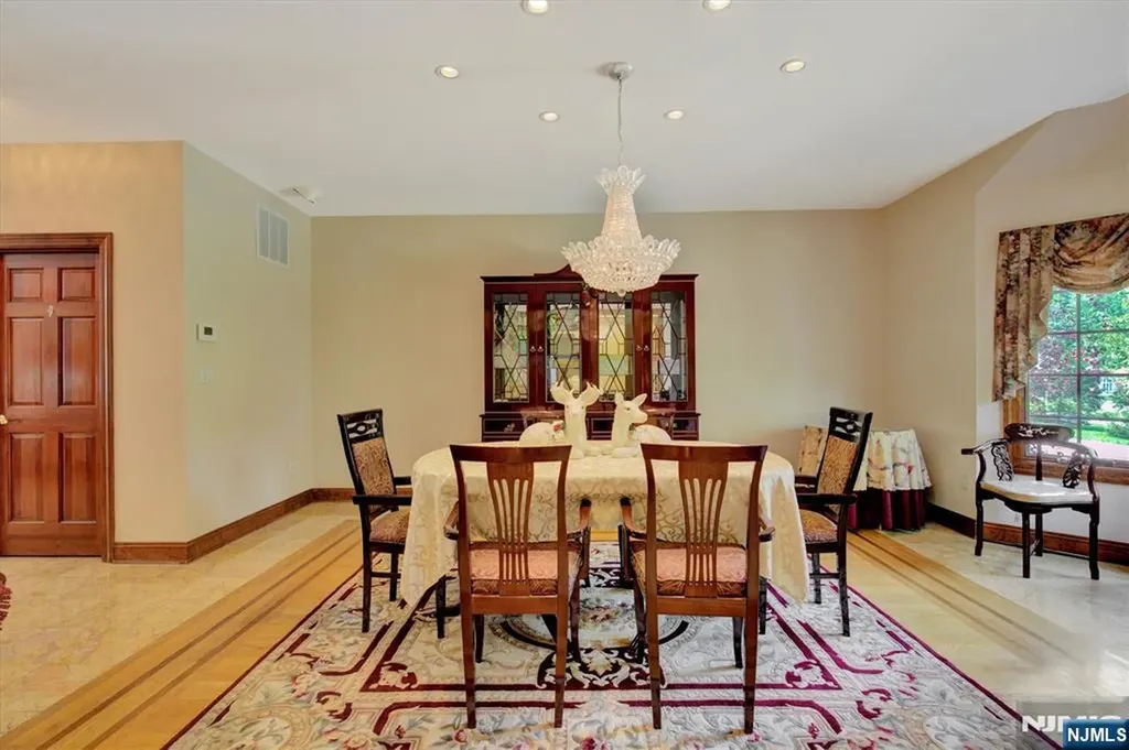 27 Parkwood Lane Bernards NJ 07920