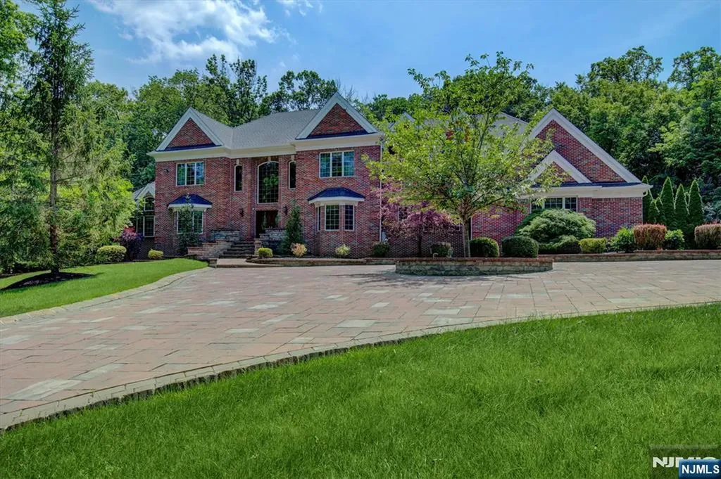 27 Parkwood Lane Bernards NJ 07920