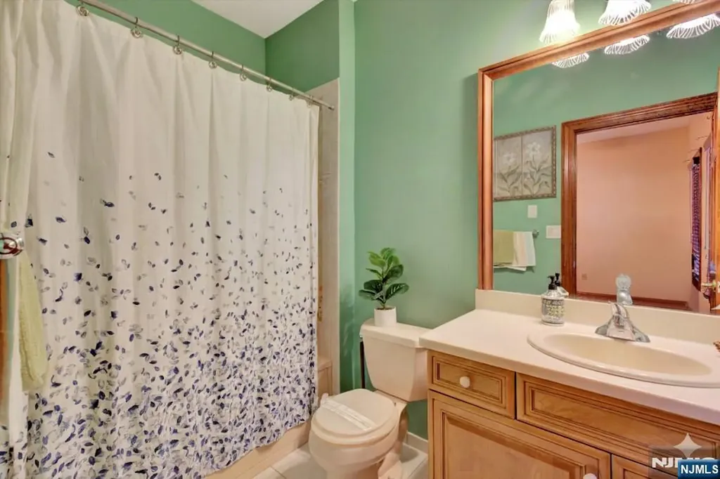 27 Parkwood Lane Bernards NJ 07920