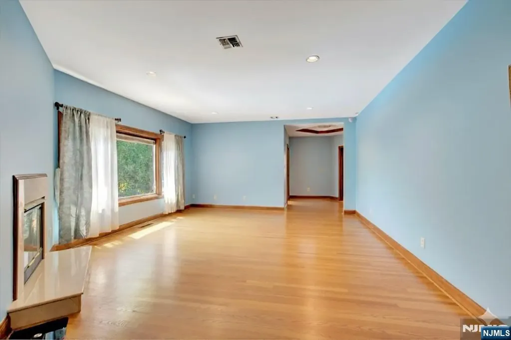 27 Parkwood Lane Bernards NJ 07920