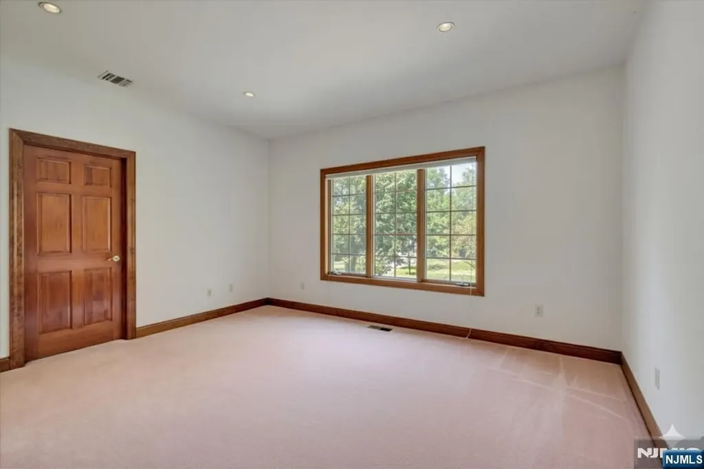 27 Parkwood Lane Bernards NJ 07920